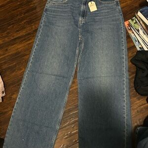 NWT Levi's Premium High Loose Blue Jeans